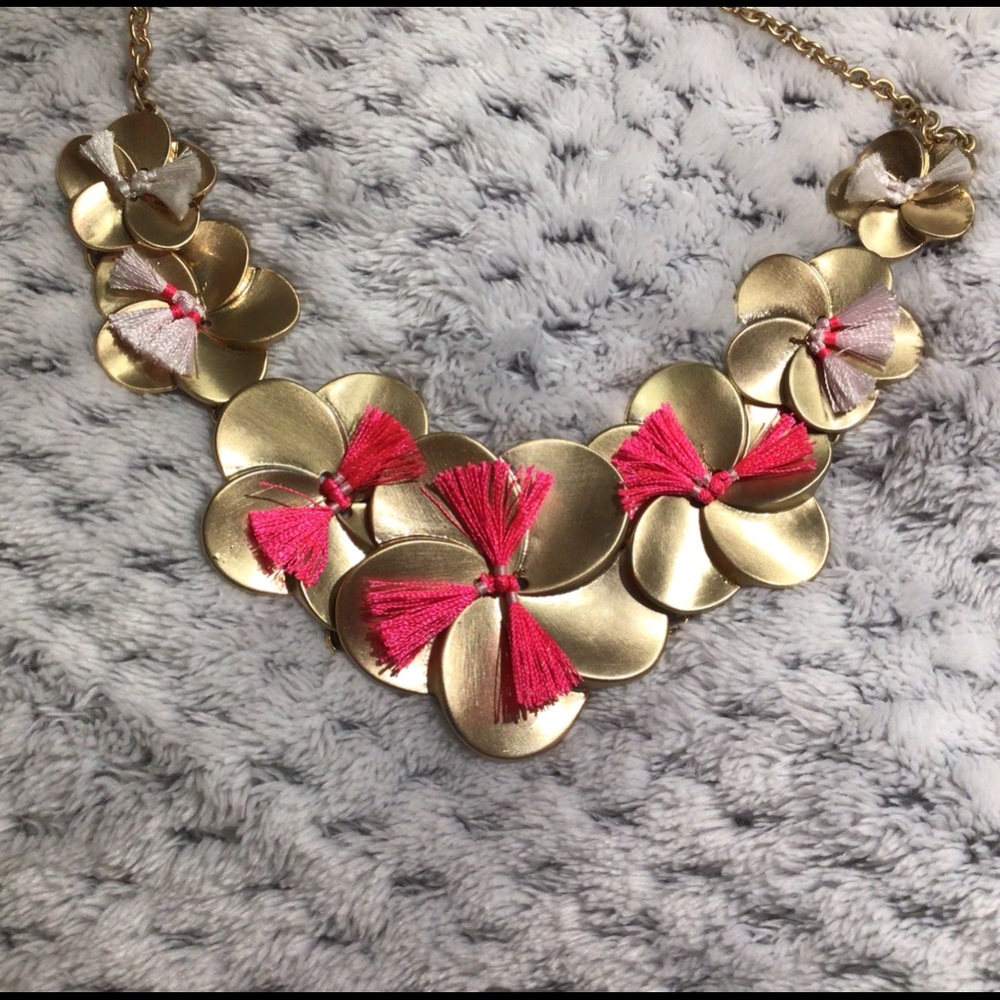 NWT Anna & Ava gold necklace with light and bright pink tassels